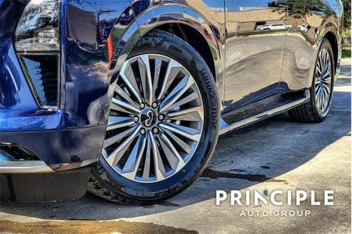 2025 INFINITI QX80 Luxe