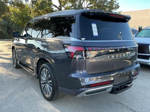 2025 INFINITI QX80 Luxe