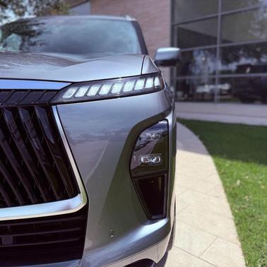 Dynamic Metal 2026 INFINITI QX80 Luxe