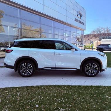 Radiant White 2026 INFINITI QX60 Luxe