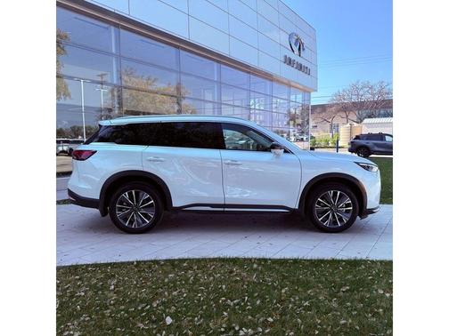 Radiant White 2026 INFINITI QX60 Luxe