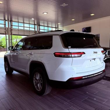 Bright White Clearcoat 2023 Jeep Grand Cherokee L Laredo
