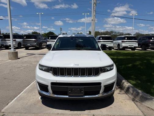 Bright White Clearcoat 2023 Jeep Grand Cherokee L Laredo