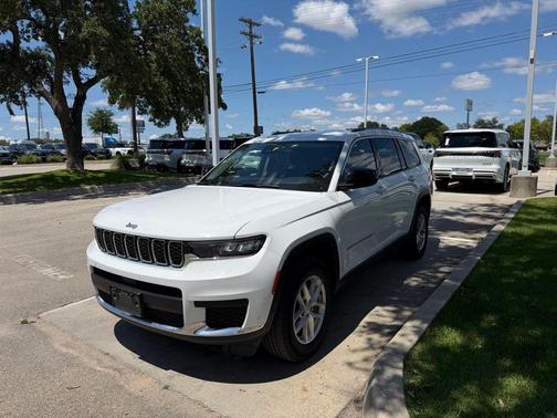 Bright White Clearcoat 2023 Jeep Grand Cherokee L Laredo