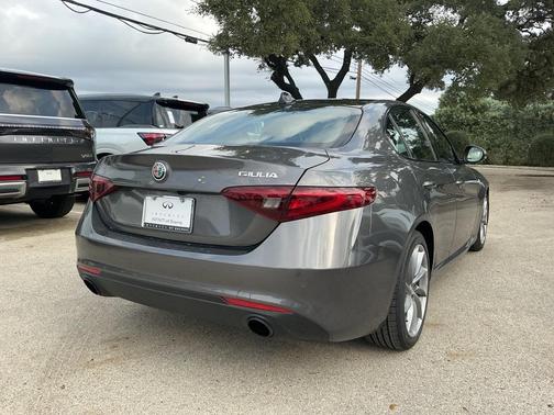 2022 Alfa Romeo Giulia Ti