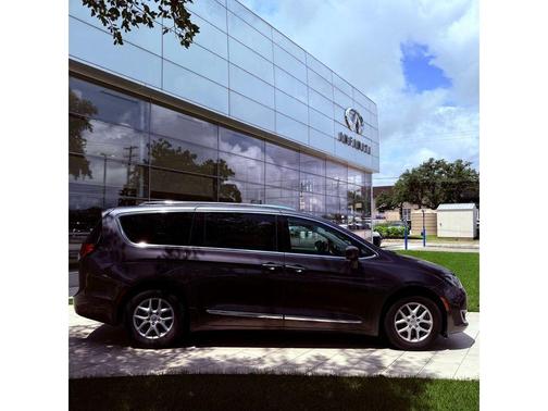 Granite Crystal Clearcoat Metallic 2020 Chrysler Pacifica Touring-L