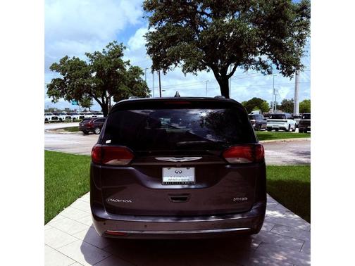 Granite Crystal Clearcoat Metallic 2020 Chrysler Pacifica Touring-L