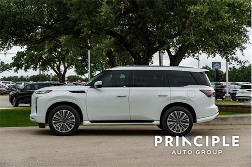 2025 INFINITI QX80 Luxe