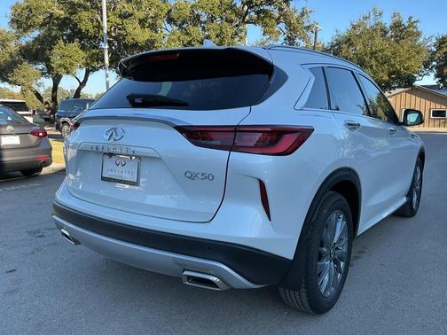 2024 INFINITI QX50 Luxe