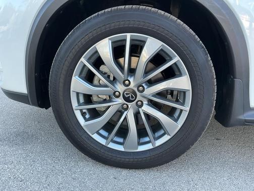 2024 INFINITI QX50 Luxe