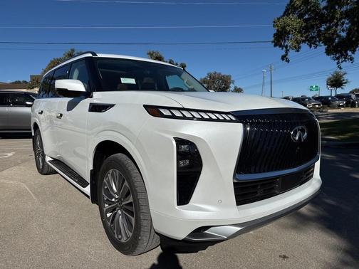 2026 INFINITI QX80 Luxe