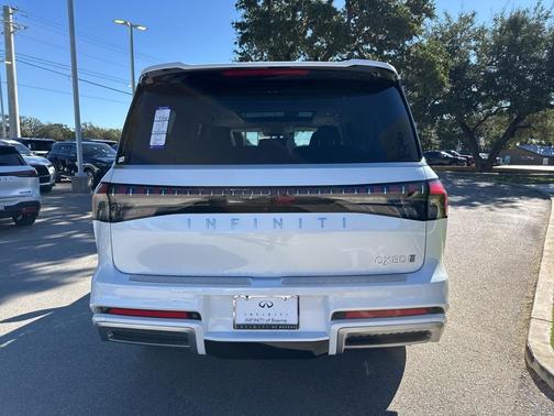 2026 INFINITI QX80 Luxe