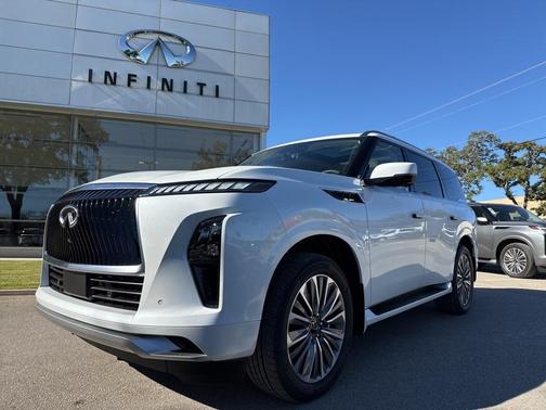 2026 INFINITI QX80 Luxe
