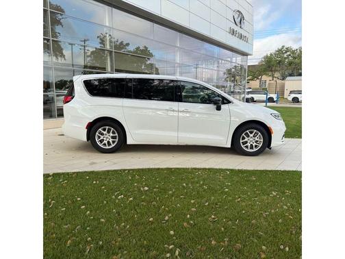 Bright White Clearcoat 2025 Chrysler Pacifica Select