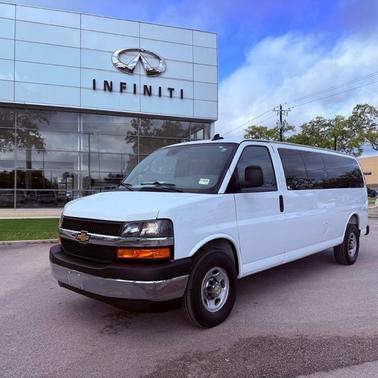 Summit White 2025 Chevrolet Express 3500 LT