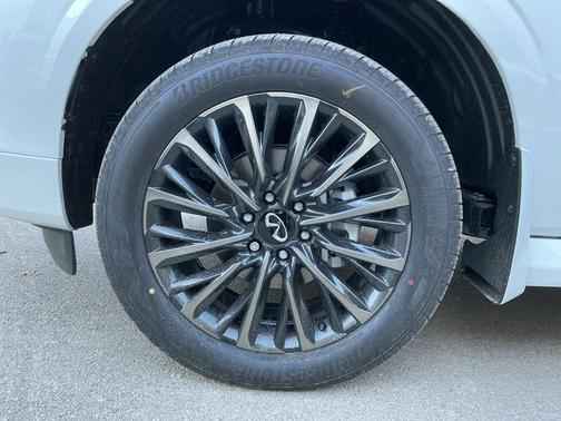2t Radiant Whit 2026 INFINITI QX80 AUTOGRAPH