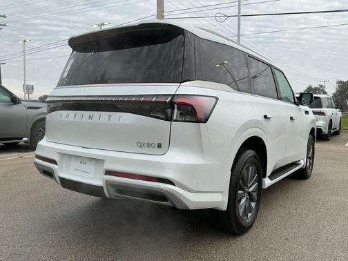 Radiant White 2026 INFINITI QX80 PURE