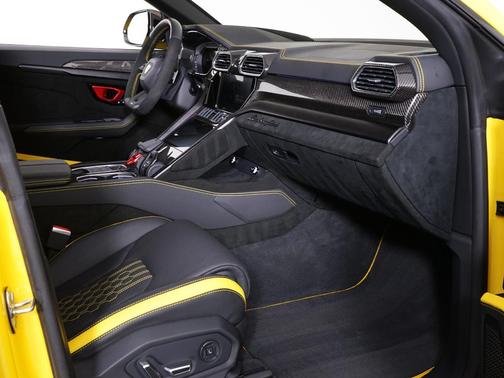 2024 Lamborghini Urus Performante