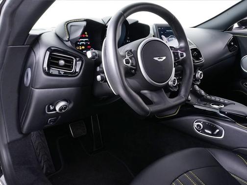 2019 Aston Martin Vantage Base