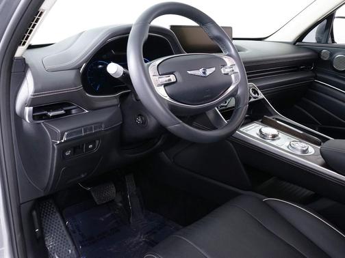 Savile Silver 2023 Genesis GV80 2.5T