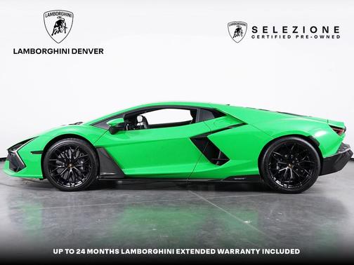 2025 Lamborghini Revuelto Base