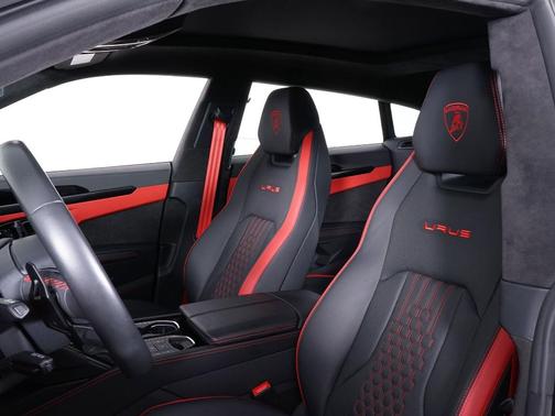 2024 Lamborghini Urus S