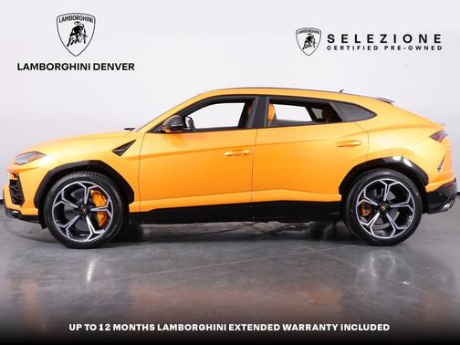 2022 Lamborghini Urus Pearl Capsule