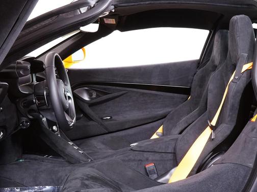 2025 McLaren 750S Base