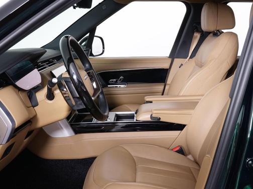 2025 Land Rover Range Rover P530 SE