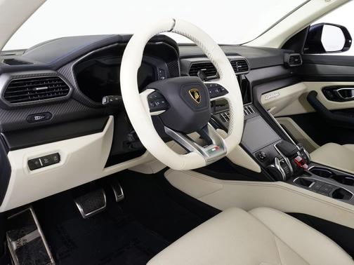 2024 Lamborghini Urus S