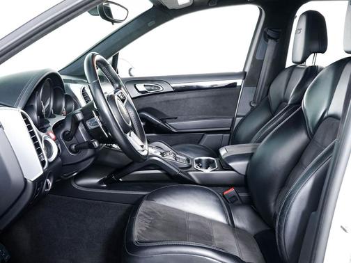 White 2016 Porsche Cayenne GTS
