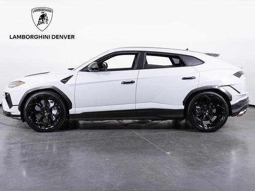 2023 Lamborghini Urus Performante