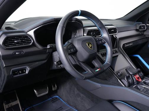 2023 Lamborghini Urus Performante