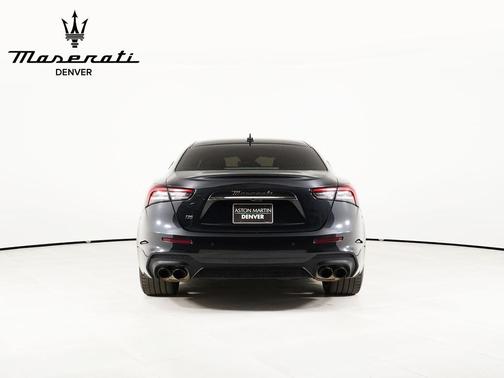 Nero Ribelle Metallic 2023 Maserati Ghibli Modena Q4