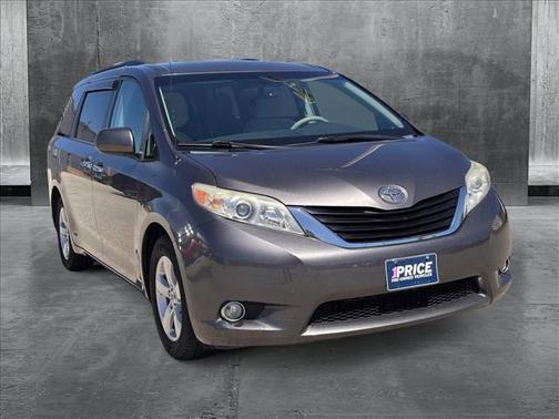 2013 Toyota Sienna LE