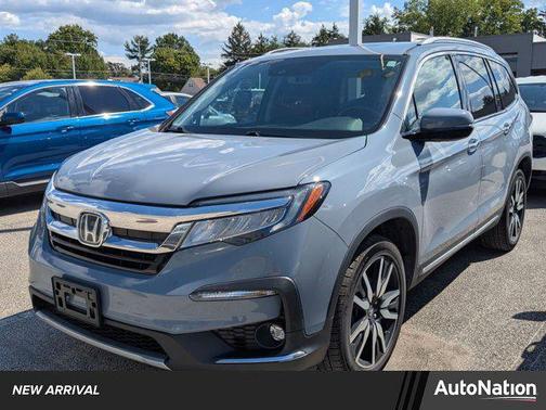 2022 Honda Pilot Touring 8-Passenger