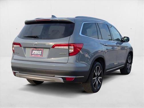2022 Honda Pilot Touring 8-Passenger