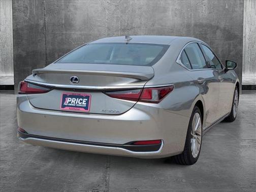2020 Lexus ES 300h Luxury