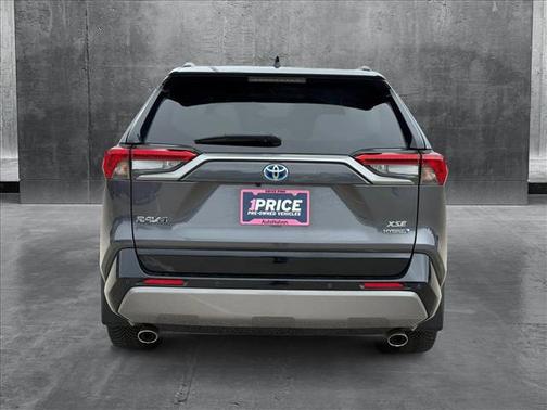 2020 Toyota RAV4 Hybrid SE