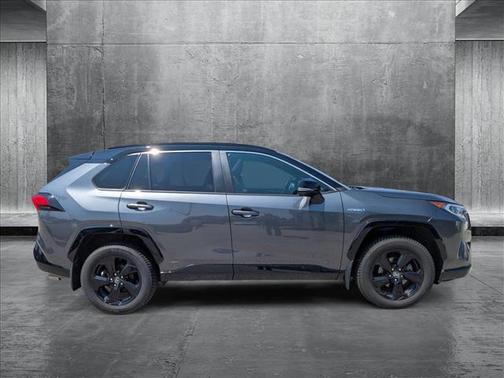 2020 Toyota RAV4 Hybrid SE