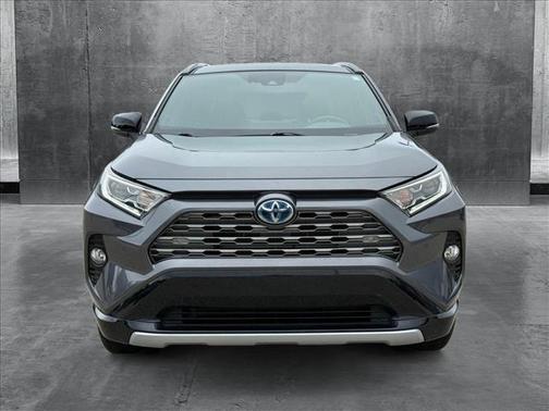 2020 Toyota RAV4 Hybrid SE