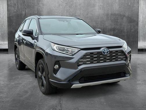 2020 Toyota RAV4 Hybrid SE