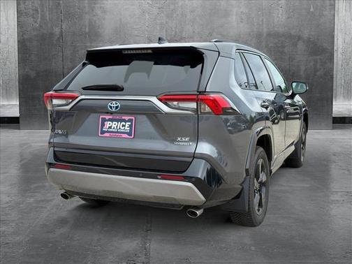 2020 Toyota RAV4 Hybrid SE
