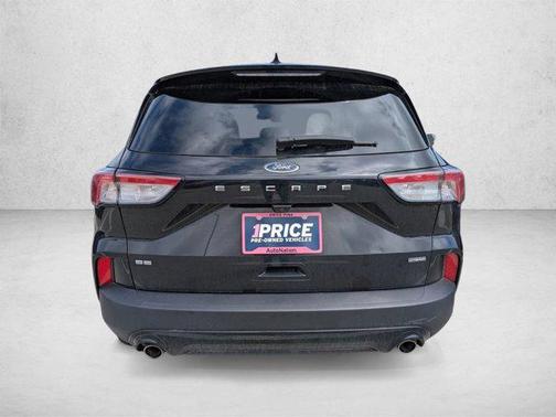 Agate Black Metallic 2022 Ford Escape SE