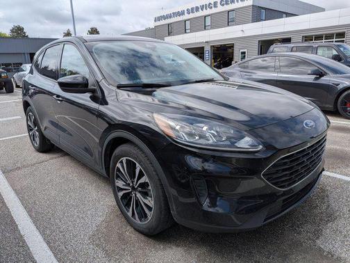 Agate Black Metallic 2022 Ford Escape SE