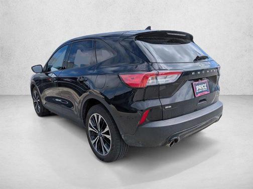 Agate Black Metallic 2022 Ford Escape SE