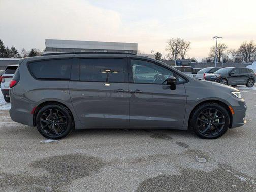 2025 Chrysler Pacifica Limited