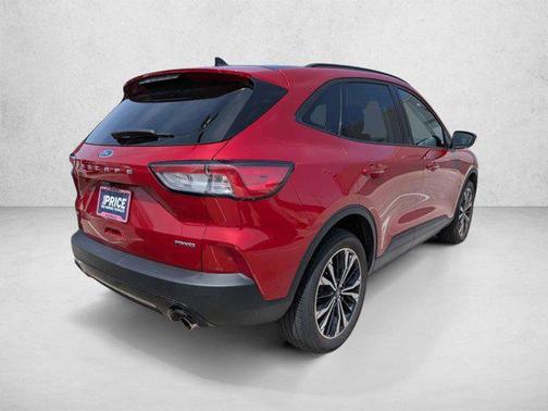 Rapid Red Metallic Tinted Clearcoat 2022 Ford Escape SE