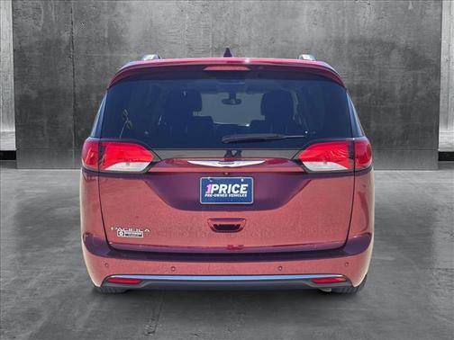 2018 Chrysler Pacifica Touring-L