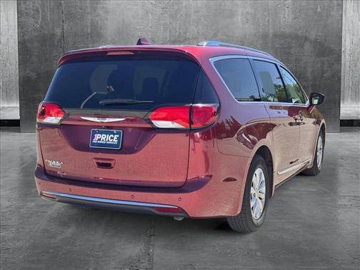 2018 Chrysler Pacifica Touring-L